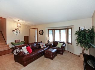 8934 Zinnia Ln N, Maple Grove, MN 55369