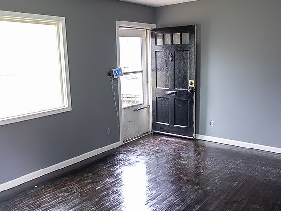 4th image of 220 N 37th St