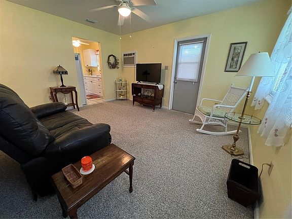 5th image of 4991 Bullard St