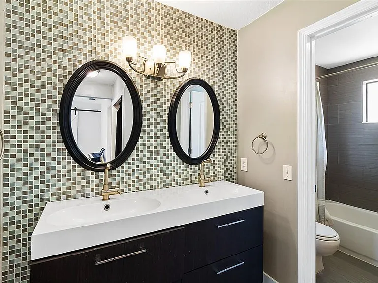 324 City View Dr — Photo 21