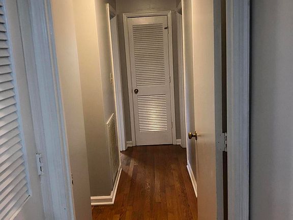 4th image of 1036 Richmond Ave