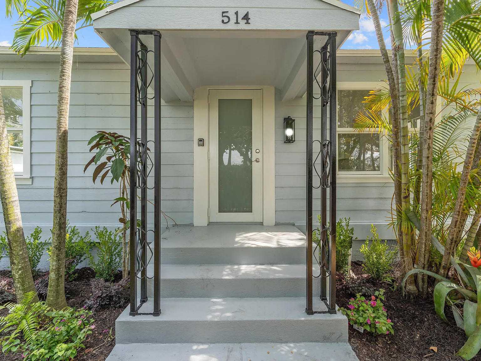 2 bed, 2.0 bath, 768 sqft, $4,500 — Photo 1
