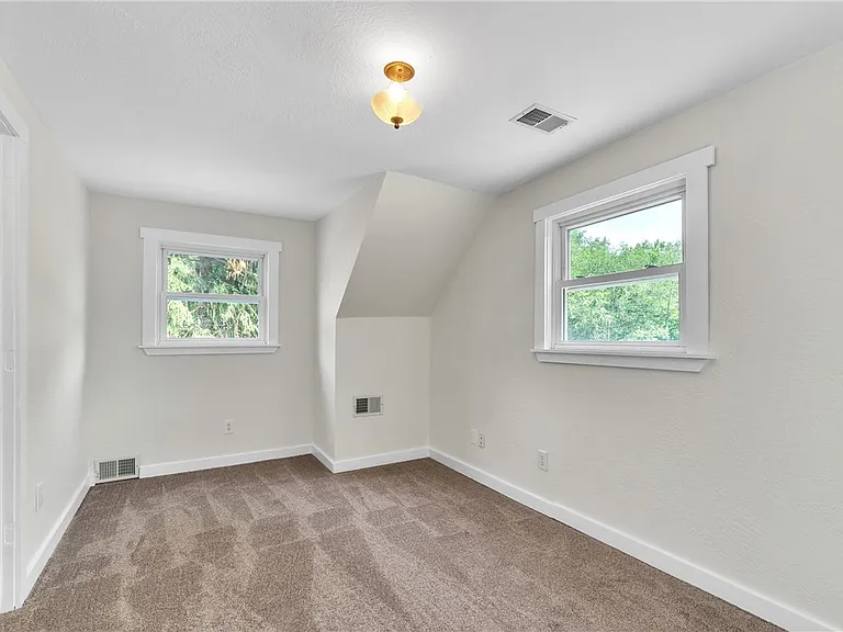 116 Purvis Ln — Photo 32