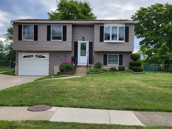 4223 Sheva Ln, Hamburg, NY 14075