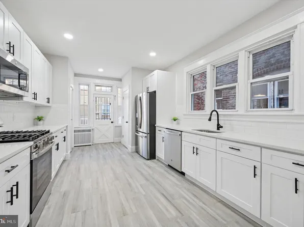 447 S 48th St, Philadelphia, PA 19143