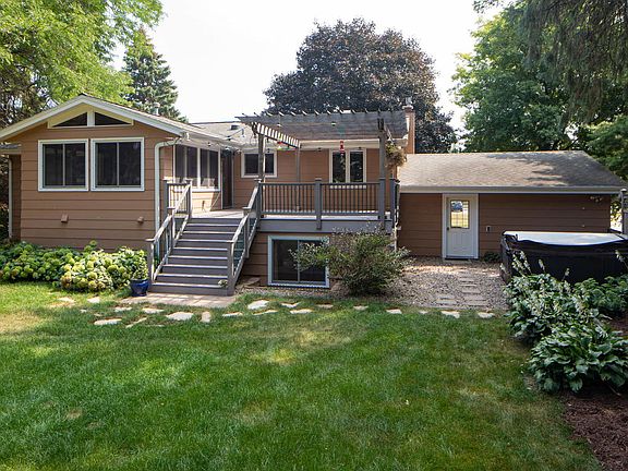 4th image of 9506 Toledo Ave S