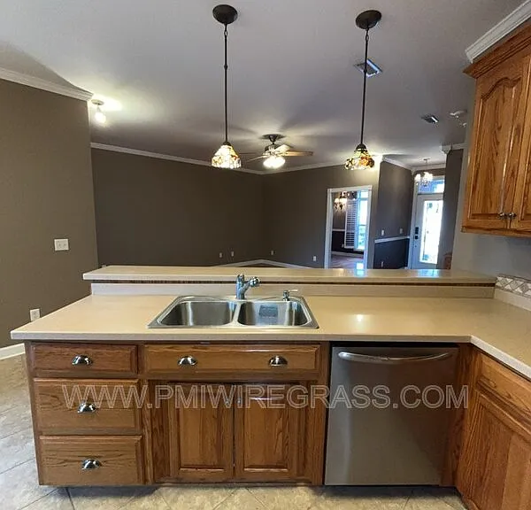 249 Windsor Garden Dr — Photo 10