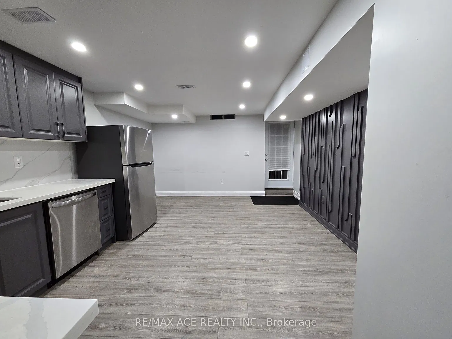 3 bed, $1,895 — Photo 4