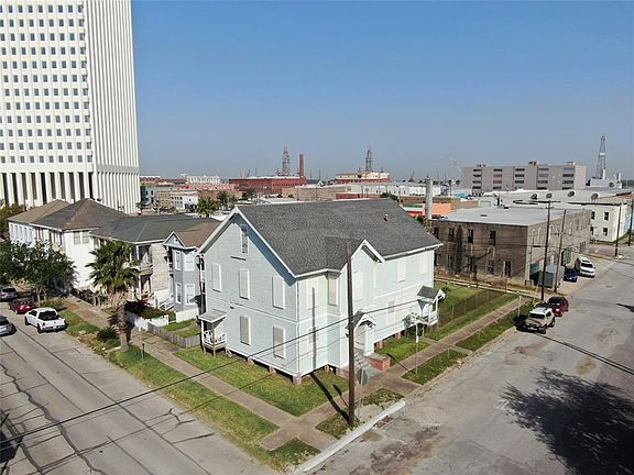 3rd image of 1802 Market St