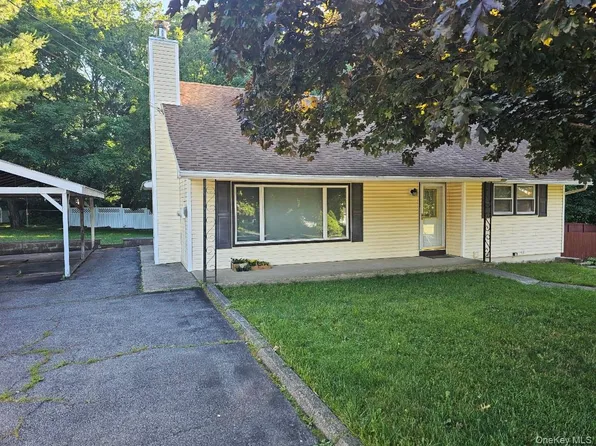 15 Scotchtown Place, Middletown, NY 10941