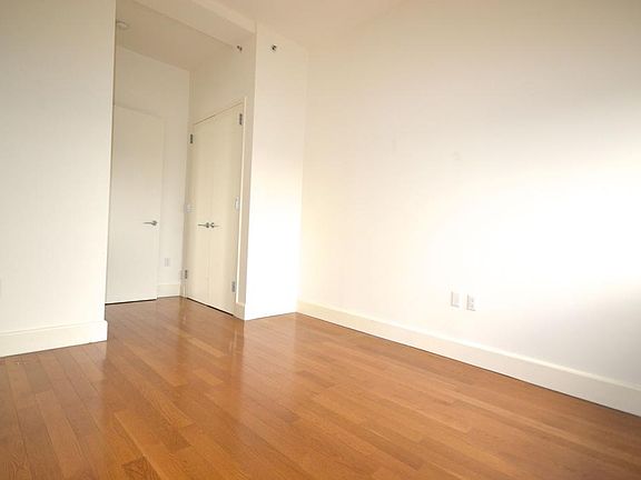 2nd image of 487 Keap St APT 0606