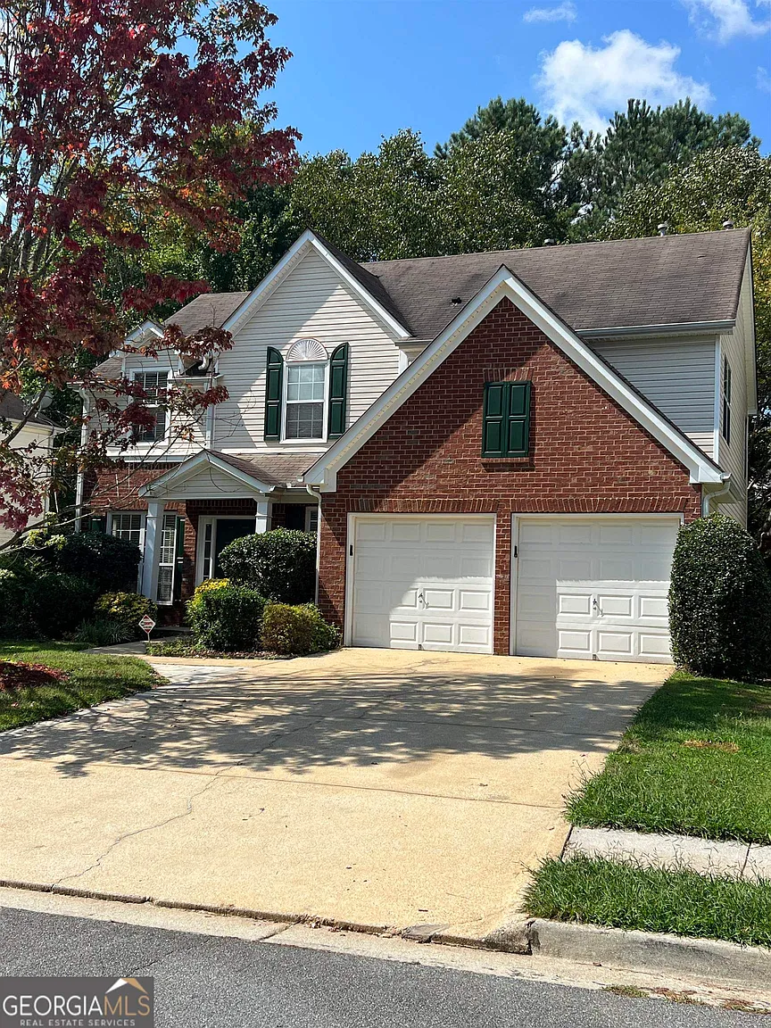 1556 Silver Ridge Dr photo 1