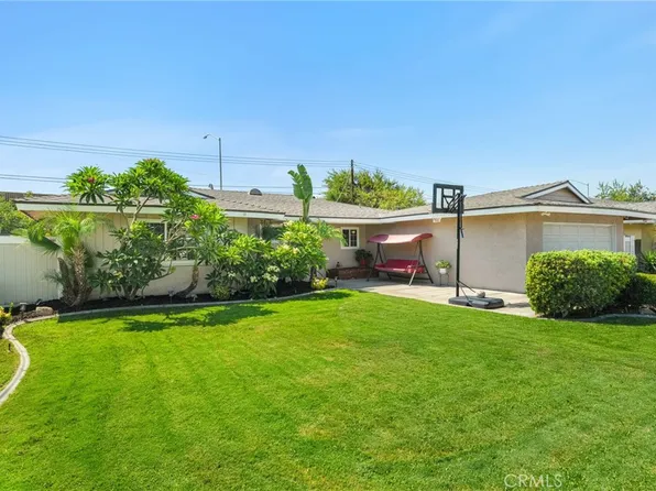 11320 Town Country Dr, Riverside, CA 92505