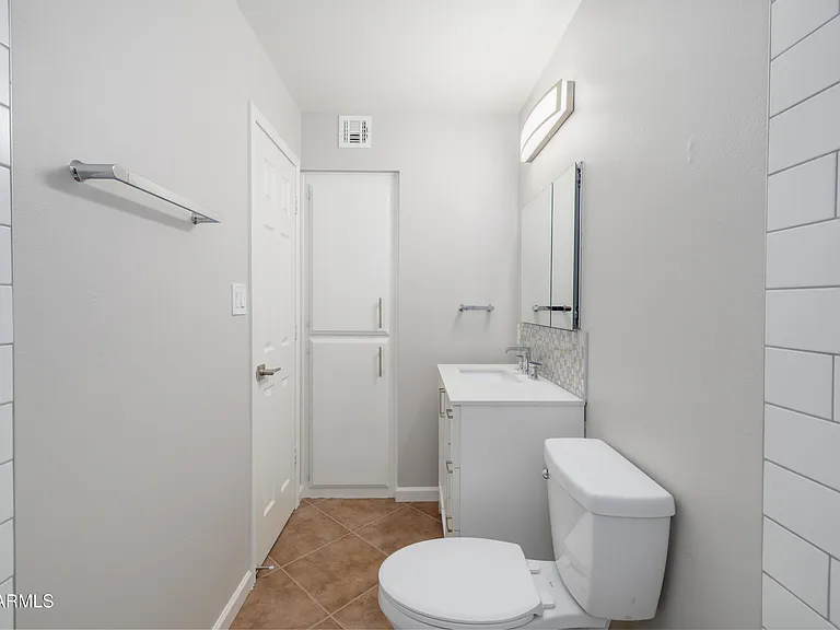 8643 E Palo Verde Dr — Photo 15