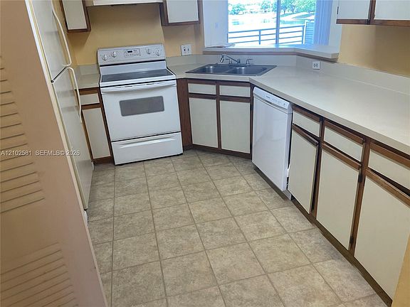 4th image of 3401 NW 44th St APT 201