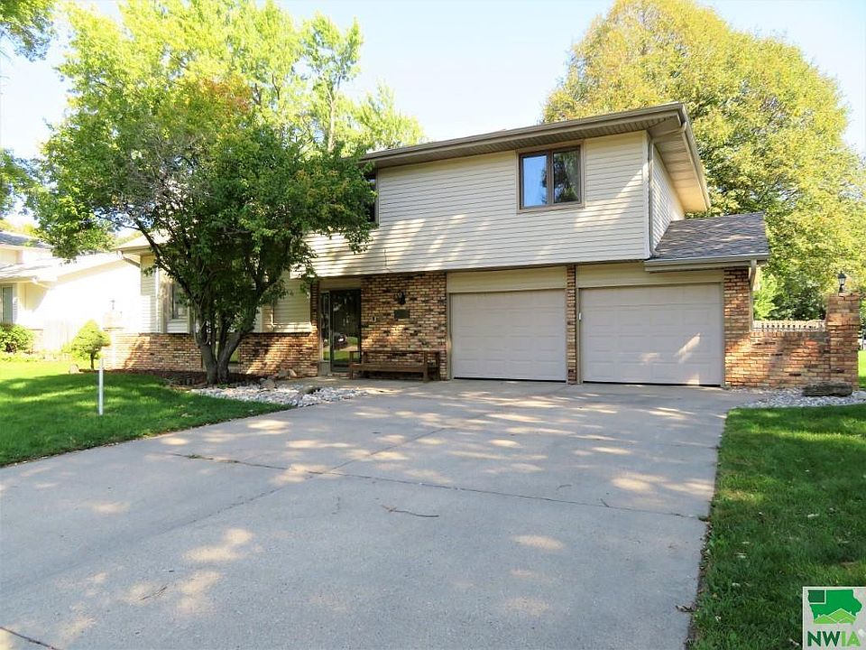 1st image of 312 Broadmoor Dr