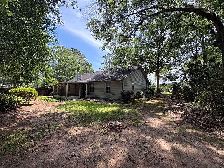 460 Merlin Ct — Photo 32