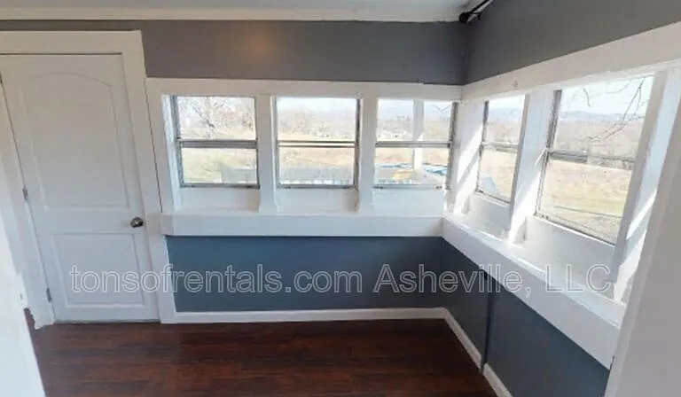 391 Deaverview Rd — Photo 10