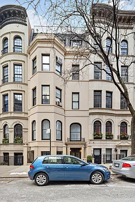 Sold by Compass | media 22