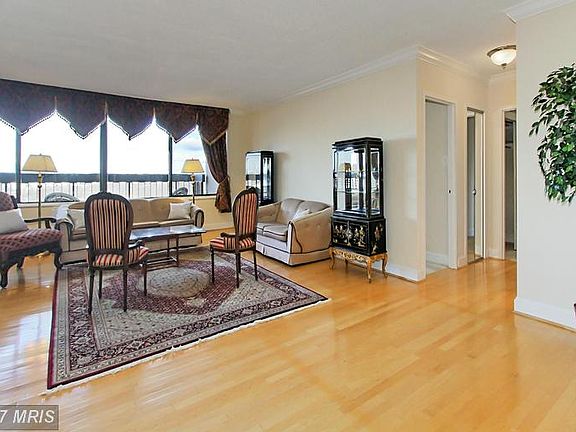 2nd image of 3701 S George Mason Dr Unit 1614N