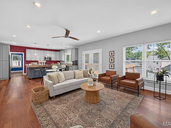 4th image of 140 S Old Orchard Ave