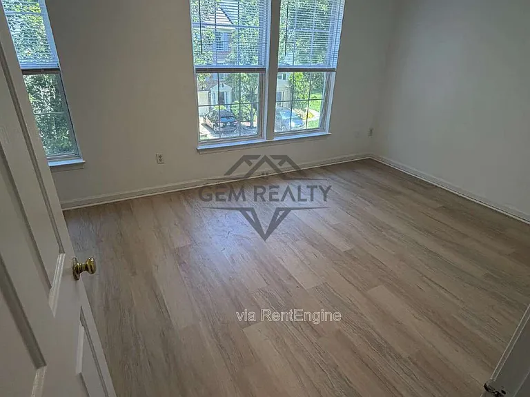 4710 Turnberry Dr — Photo 28