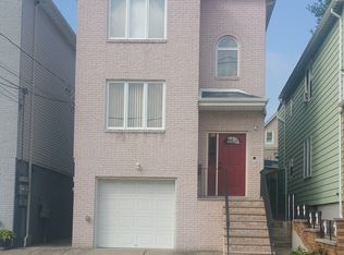 29 6th St, Harrison, NJ 07029