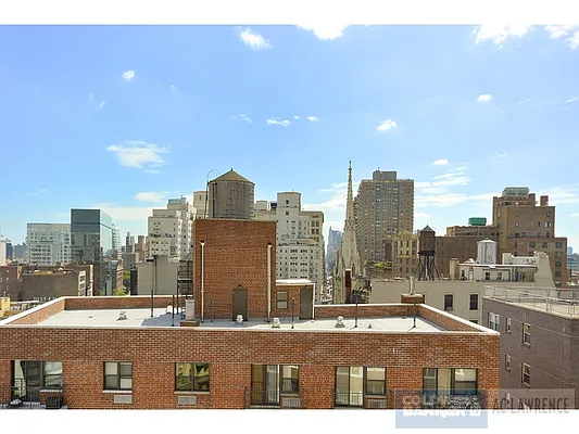 Sold by Aclawrence | media 9