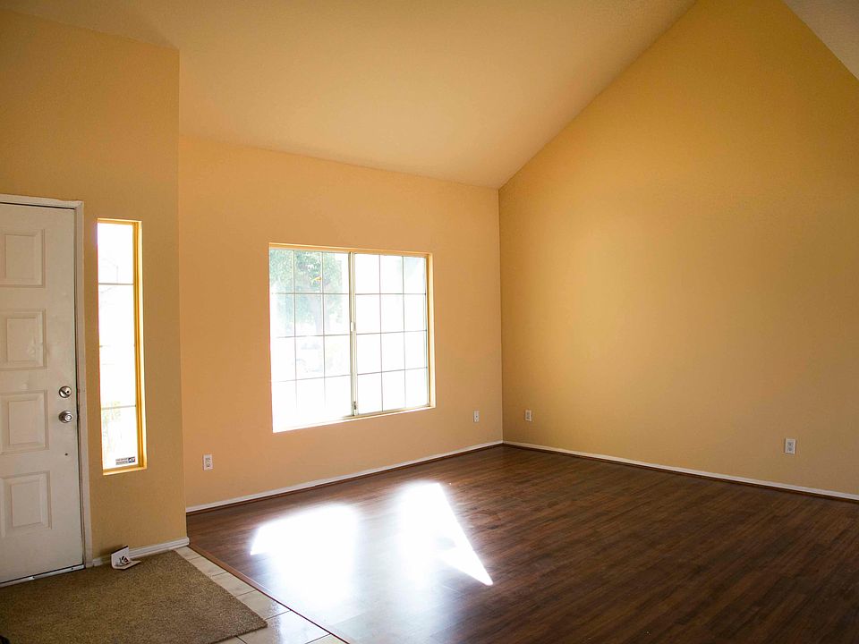 1st image of 37349 Newbury Pl