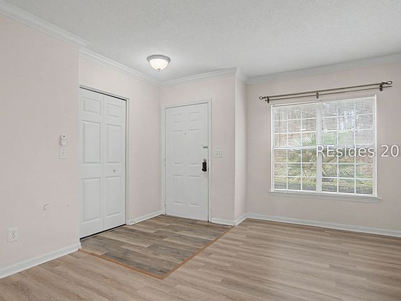 4th image of 897 Fording Island Rd APT 911