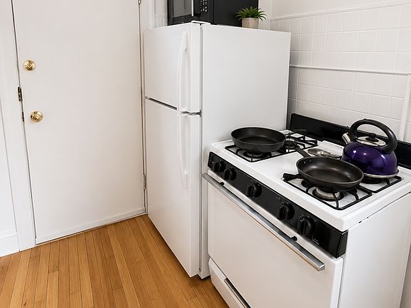 5th image of 1726 W Carmen Ave #3F
