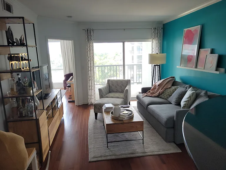 275 13th St NE #1107 — Photo 1