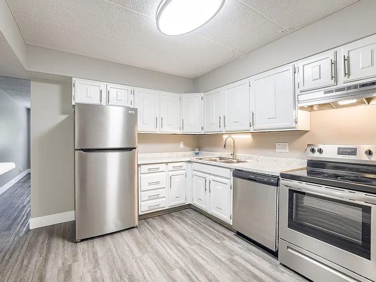 Meadowlark Apts — Photo 8