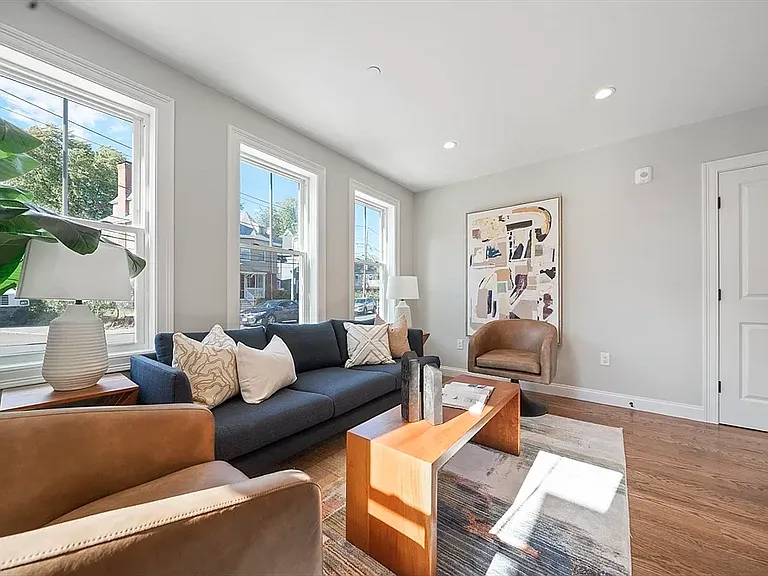52 Bellevue St #2 — Photo 17