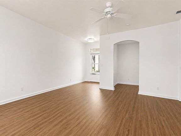 5th image of 307 HERON POINT WAY
