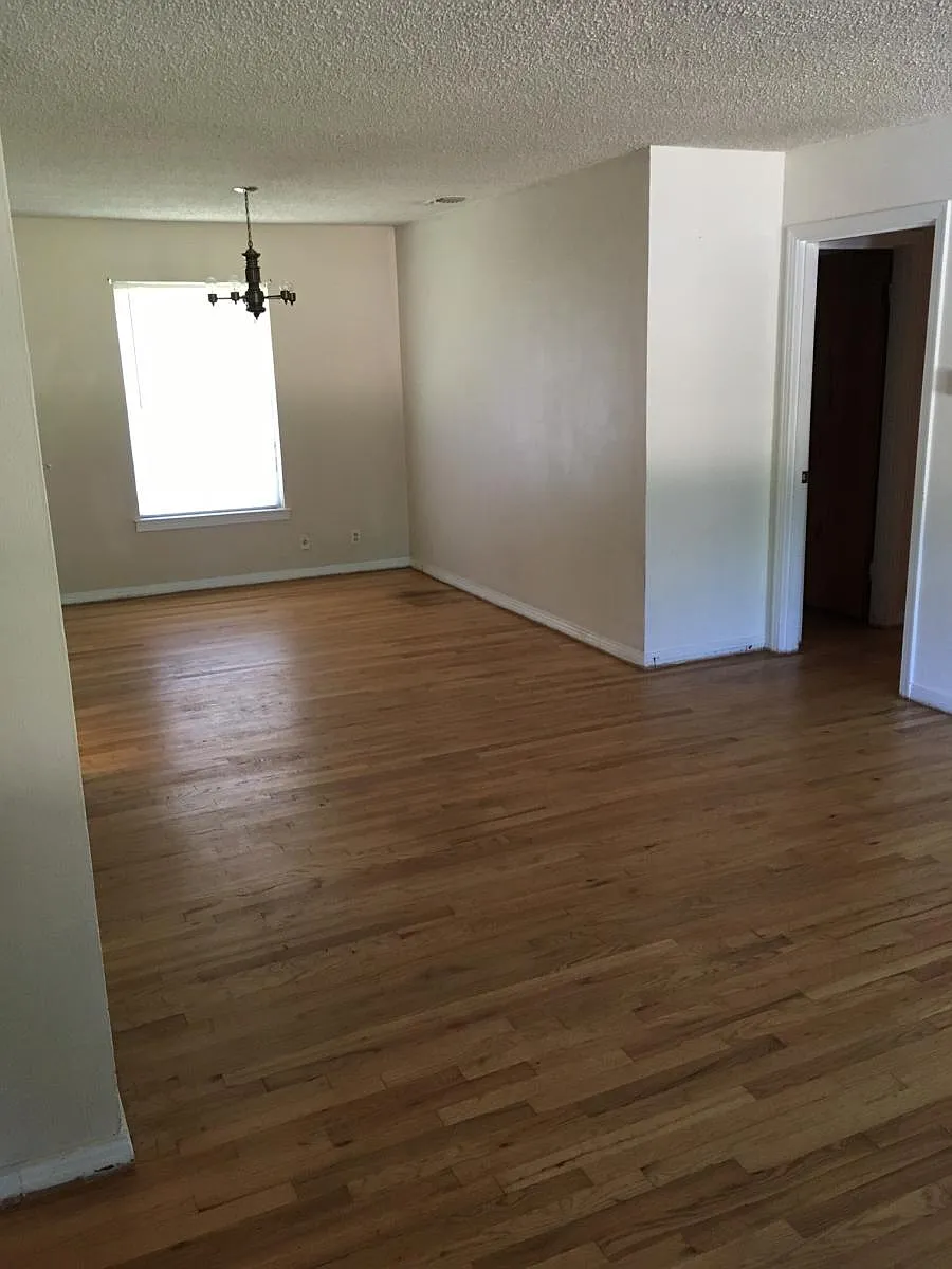 Building Photo - 2719 Costa Mesa Dr
