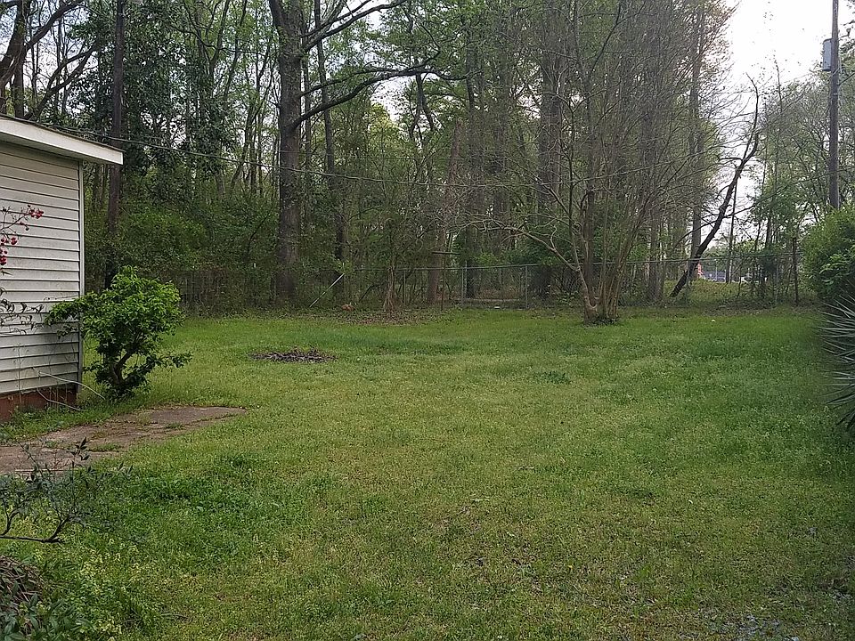 Spacious backyard