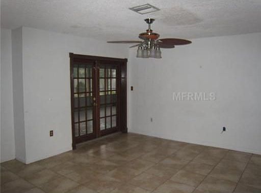 4th image of 290 Crystal Cir