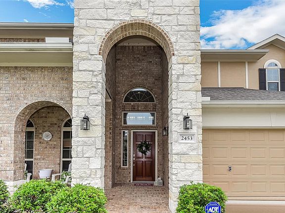 3rd image of 2453 Porto Way