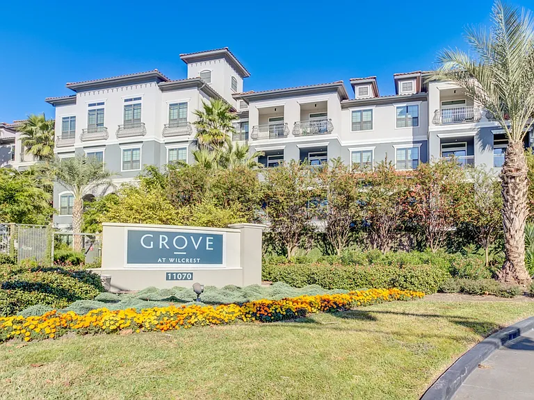 Grove at Wilcrest — Photo 21