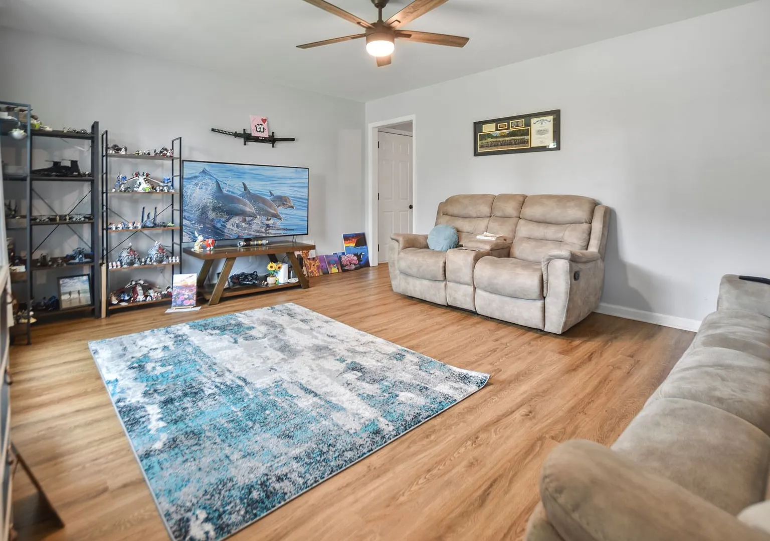 Updated Three Bedroom! — Photo 4