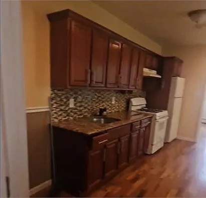 1145 Croes Ave — Photo 2