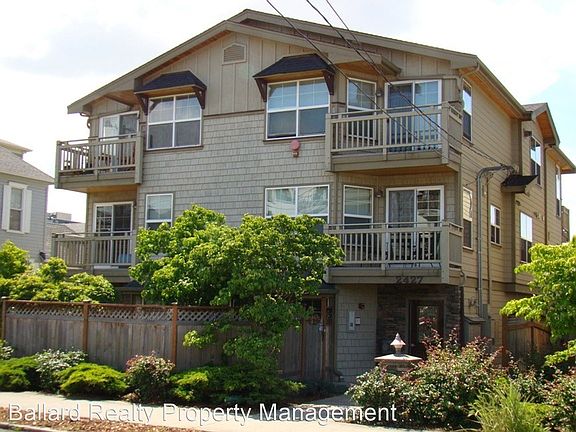 3rd image of 2427 NW 59th St Unit 202
