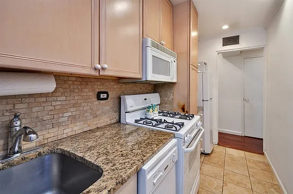 Sold by Corcoran | media 14