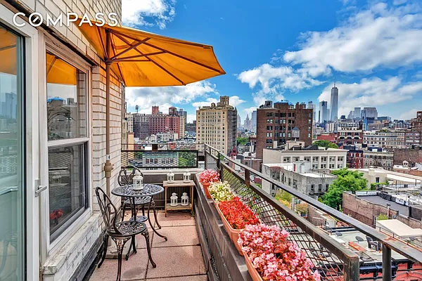 Sold by Compass | media 10