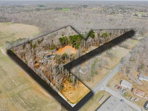 9185 Us Highway 220 Bus N, Randleman, NC 27317