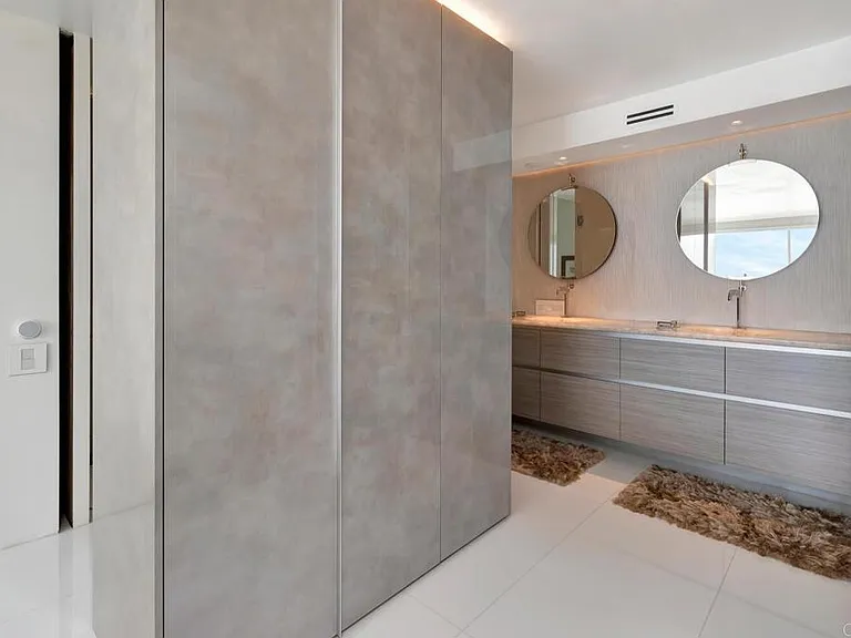 1760 Avenida Del Mundo #504 — Photo 32