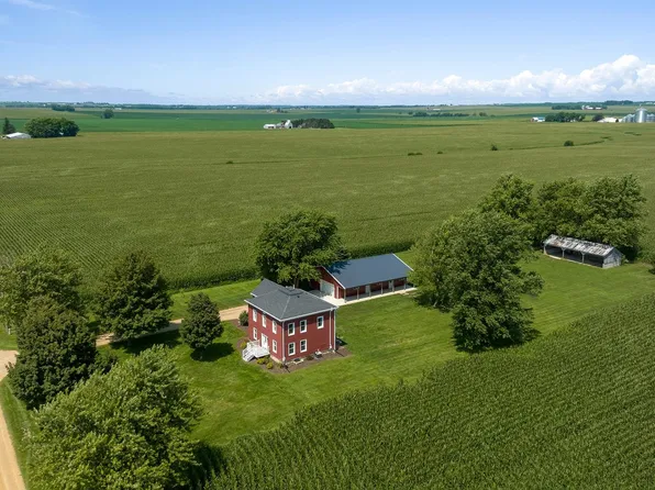 9618 W Fairmont Rd, Polo, IL 61064