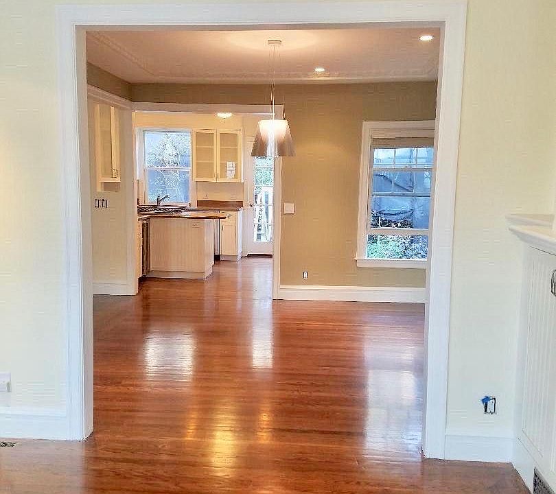 1st image of 3160 Baker St