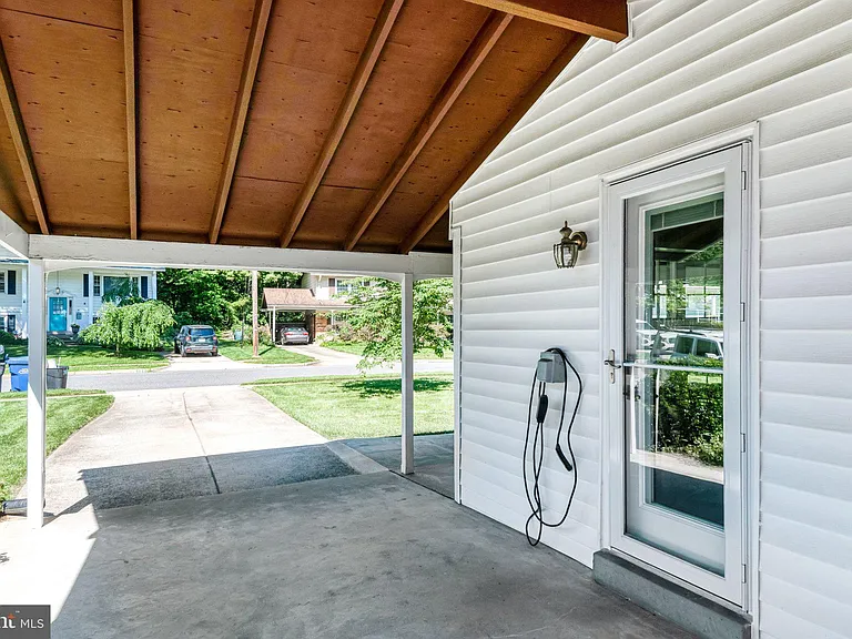 5019 Fleming Dr — Photo 37